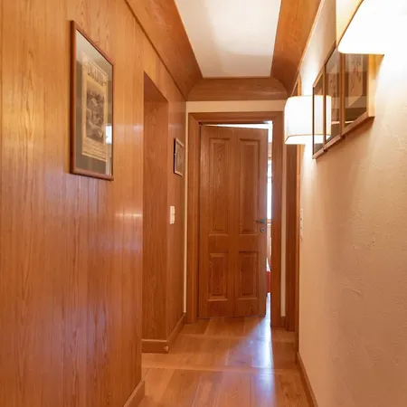 Chesa Viroula - * צואוץ