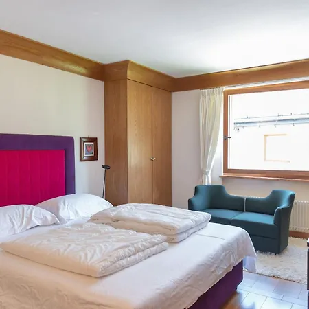 Chesa Viroula - צואוץ