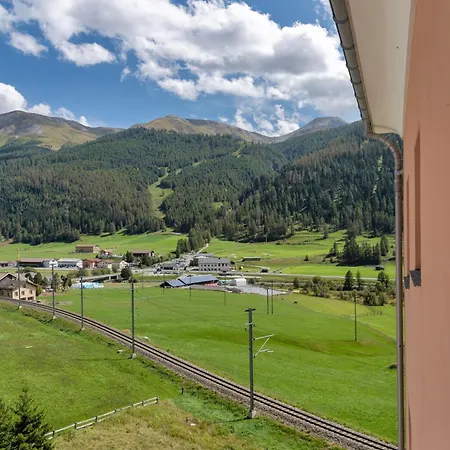 Chesa Viroula - アパート *